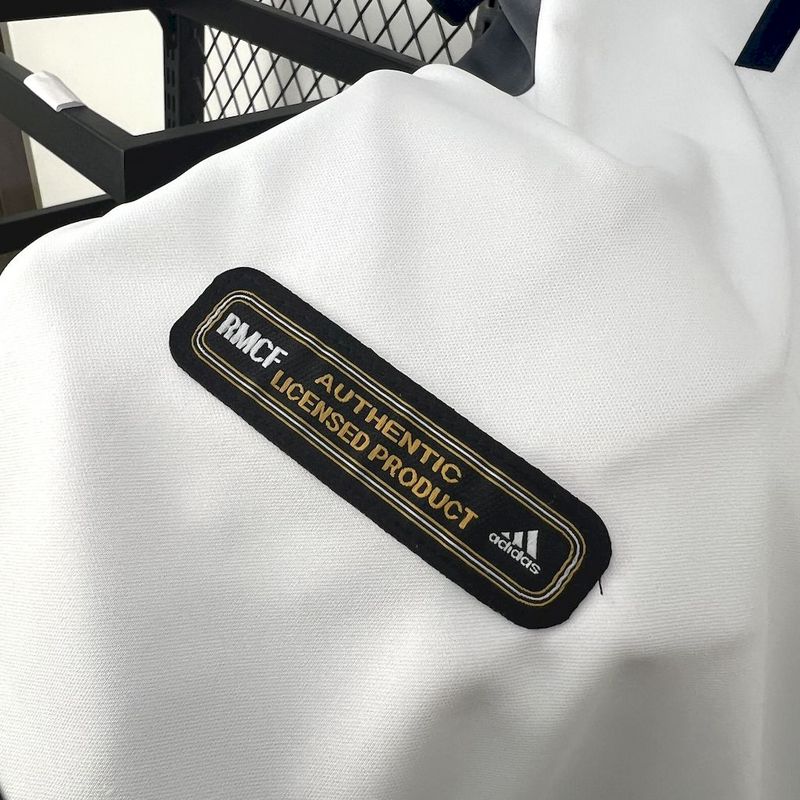 Camisa do Real Madrid retrô 2000/2001